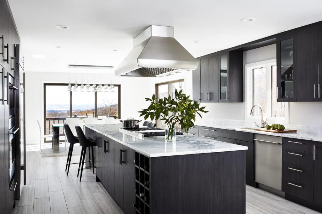 Modern Kitchen Counters & Islands